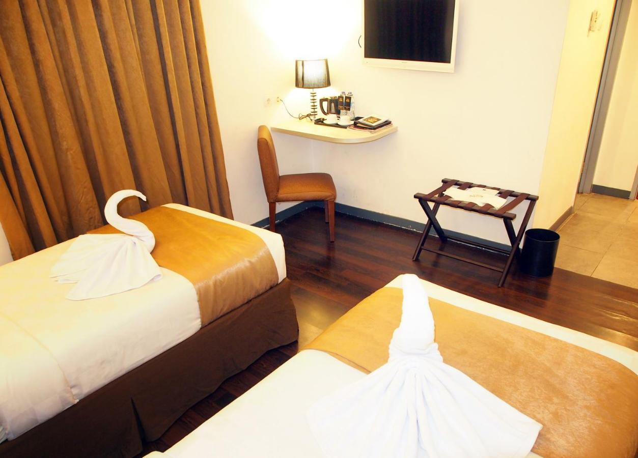 Maven Fatmawati Hotel Jakarta Buitenkant foto