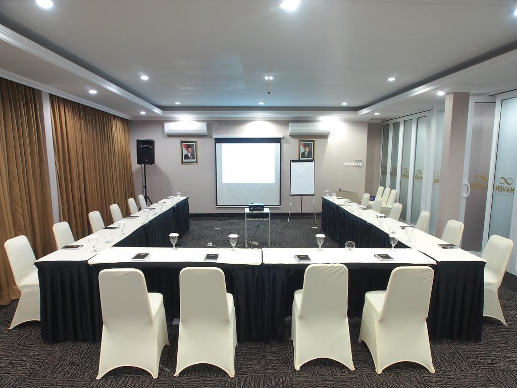Maven Fatmawati Hotel Jakarta Buitenkant foto