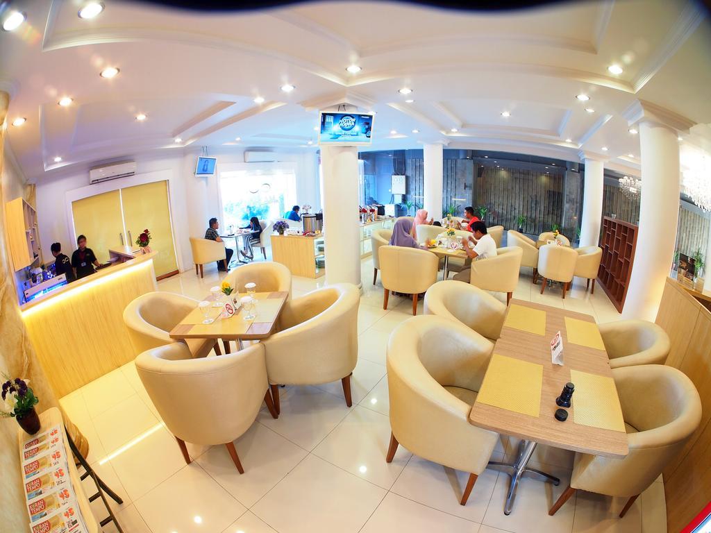 Maven Fatmawati Hotel Jakarta Buitenkant foto