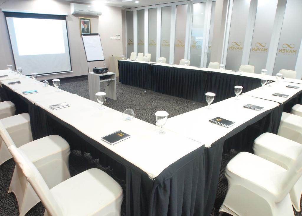 Maven Fatmawati Hotel Jakarta Buitenkant foto