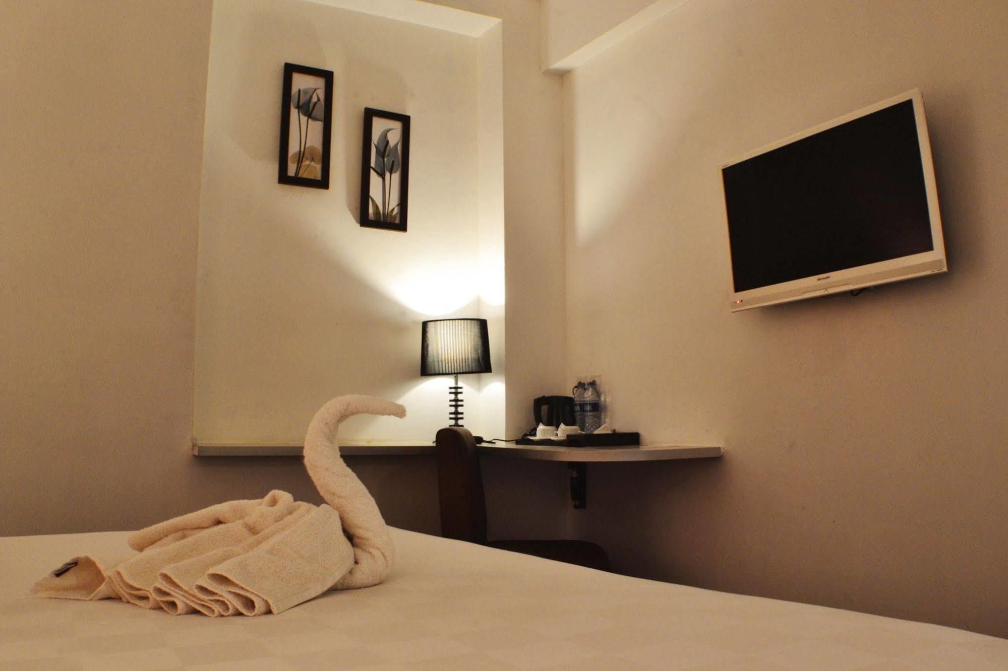 Maven Fatmawati Hotel Jakarta Buitenkant foto