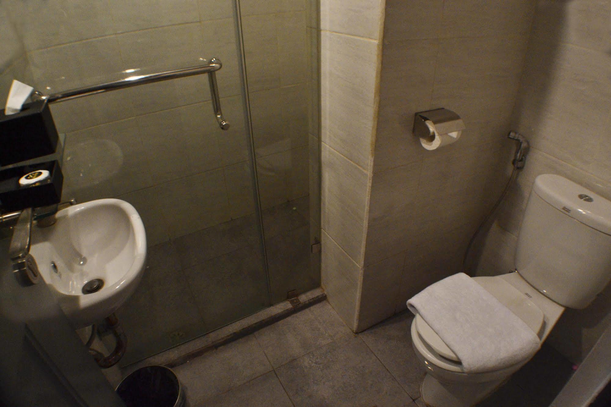 Maven Fatmawati Hotel Jakarta Buitenkant foto