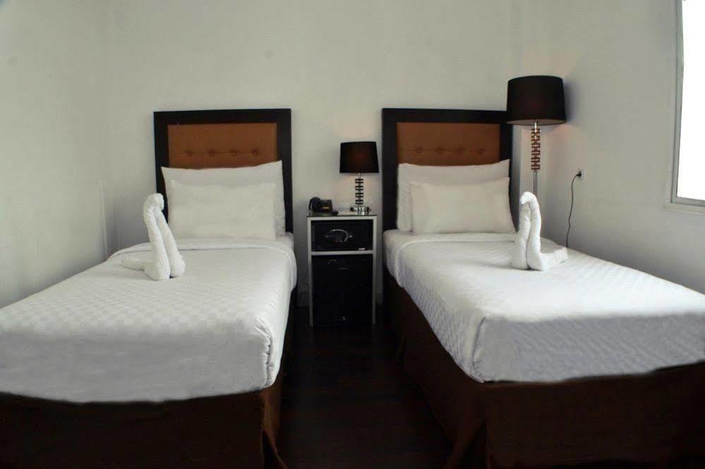 Maven Fatmawati Hotel Jakarta Buitenkant foto