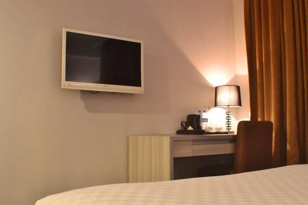 Maven Fatmawati Hotel Jakarta Buitenkant foto