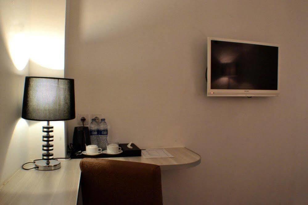 Maven Fatmawati Hotel Jakarta Buitenkant foto