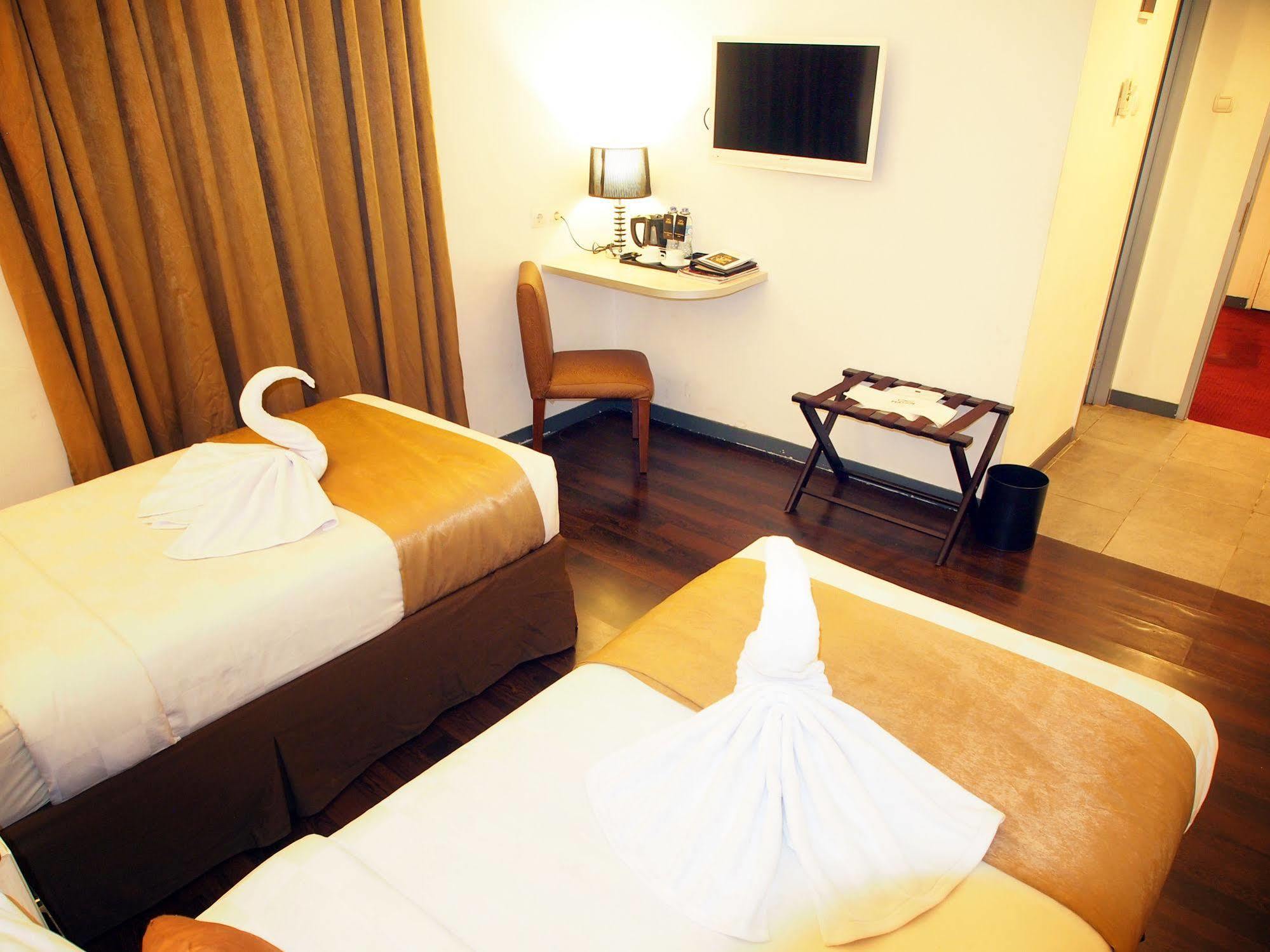 Maven Fatmawati Hotel Jakarta Buitenkant foto