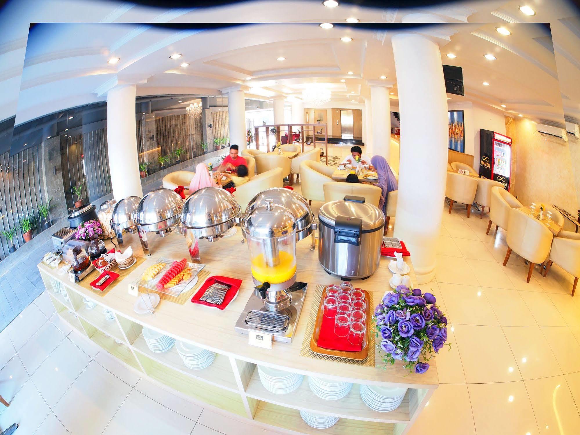 Maven Fatmawati Hotel Jakarta Buitenkant foto
