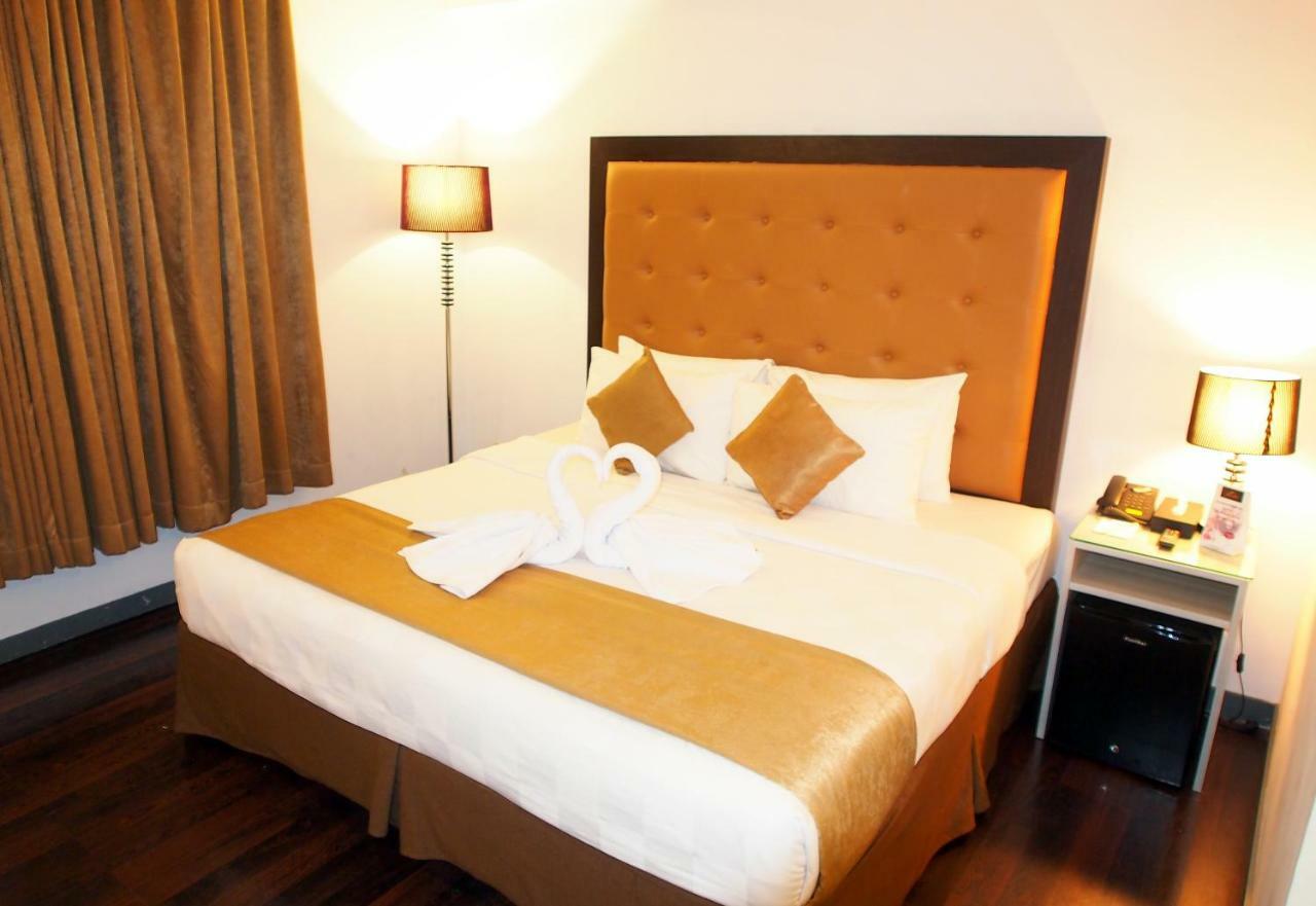 Maven Fatmawati Hotel Jakarta Buitenkant foto