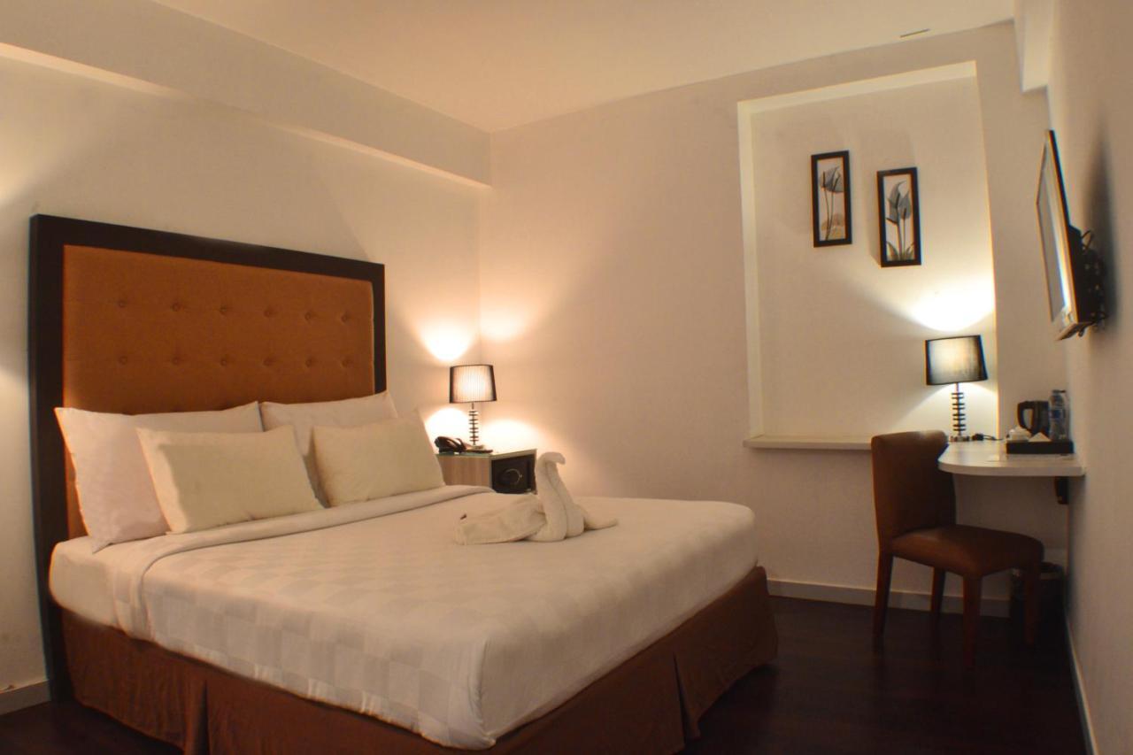 Maven Fatmawati Hotel Jakarta Buitenkant foto